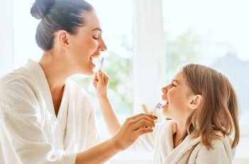 ¿Cómo debemos cepillarnos los dientes?