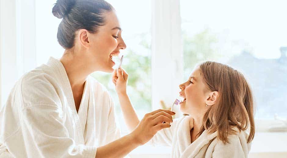¿Cómo debemos cepillarnos los dientes?