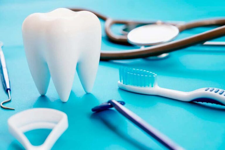 cuantas-raices-tienen-los-dientes
