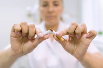 Fumar después del curetaje dental