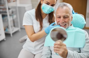 rechazo-implante-dental-despues-de-anos