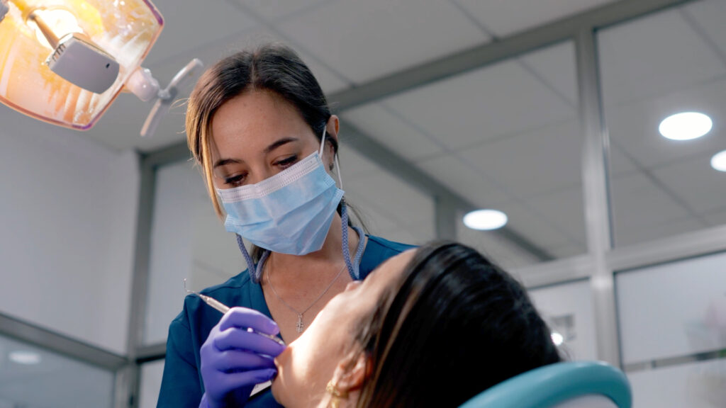 Razones para desarrollar tu carrera profesional en DentalCompany